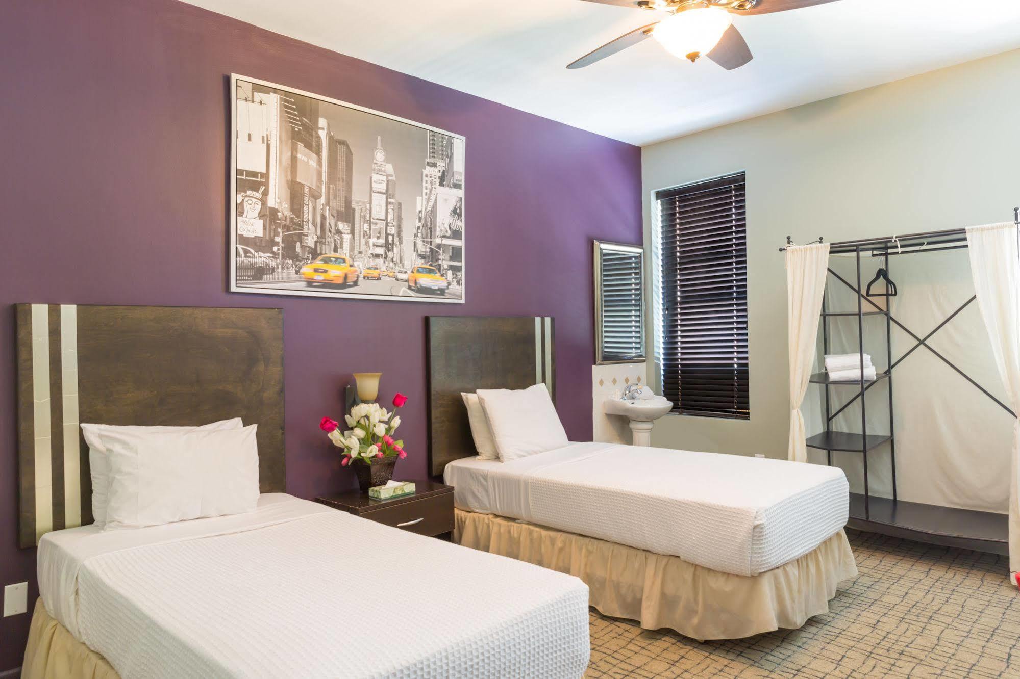Twin Room with Private Bathroom
